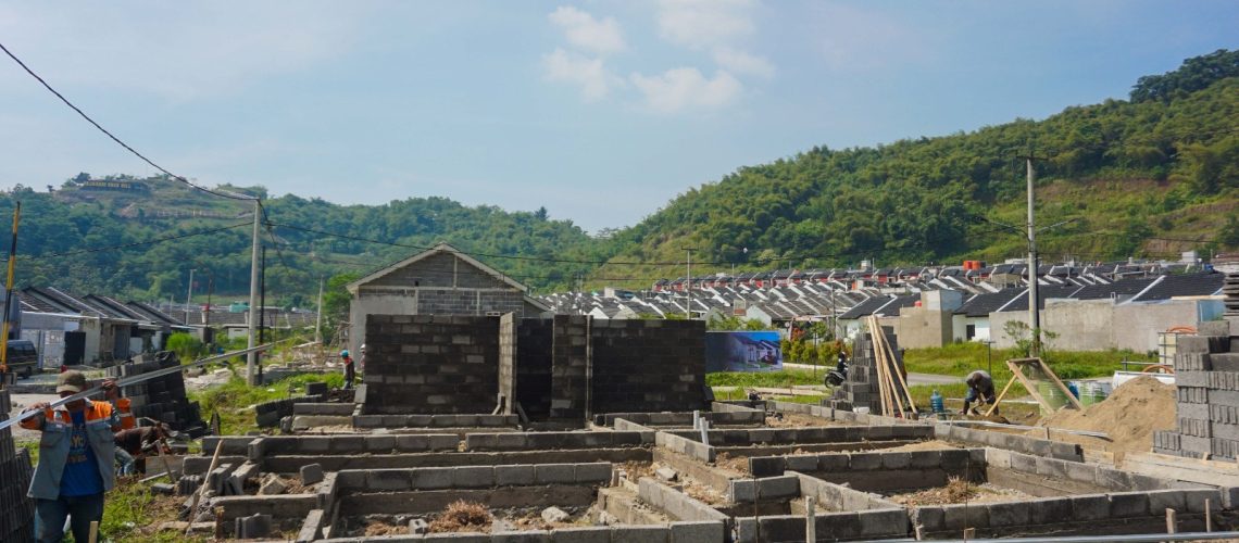 Pertimbangan Penting Sebelum Mengambil Keputusan Bangun Rumah Sendiri atau Membeli Rumah Jadi