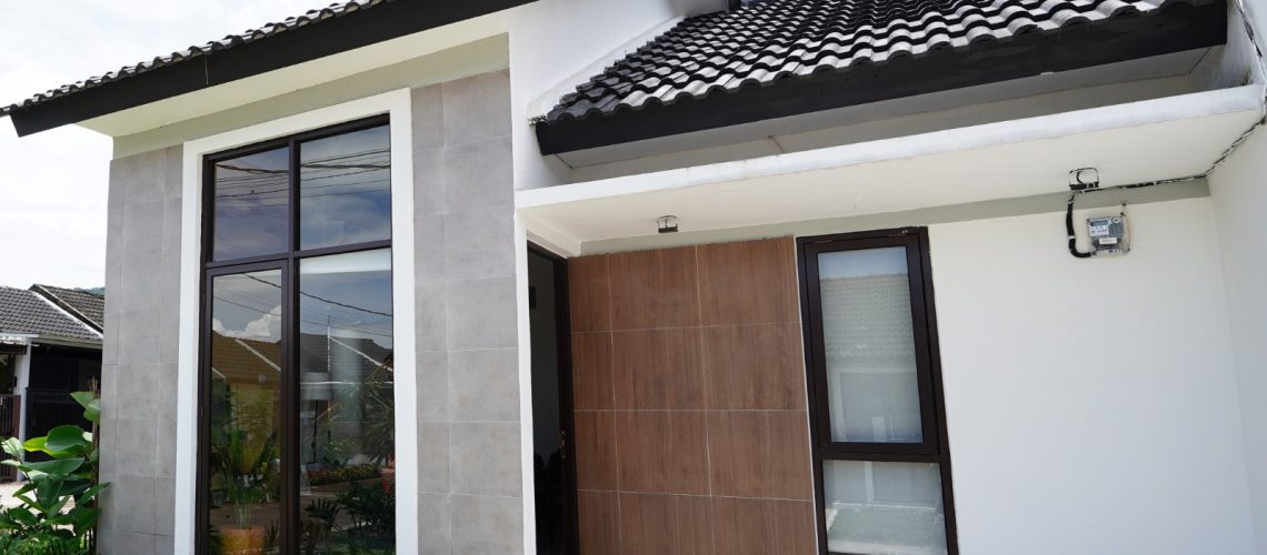 Slooping Roof Menjadikan Hunian Modern Minimalis Terlihat Lebih Elegan